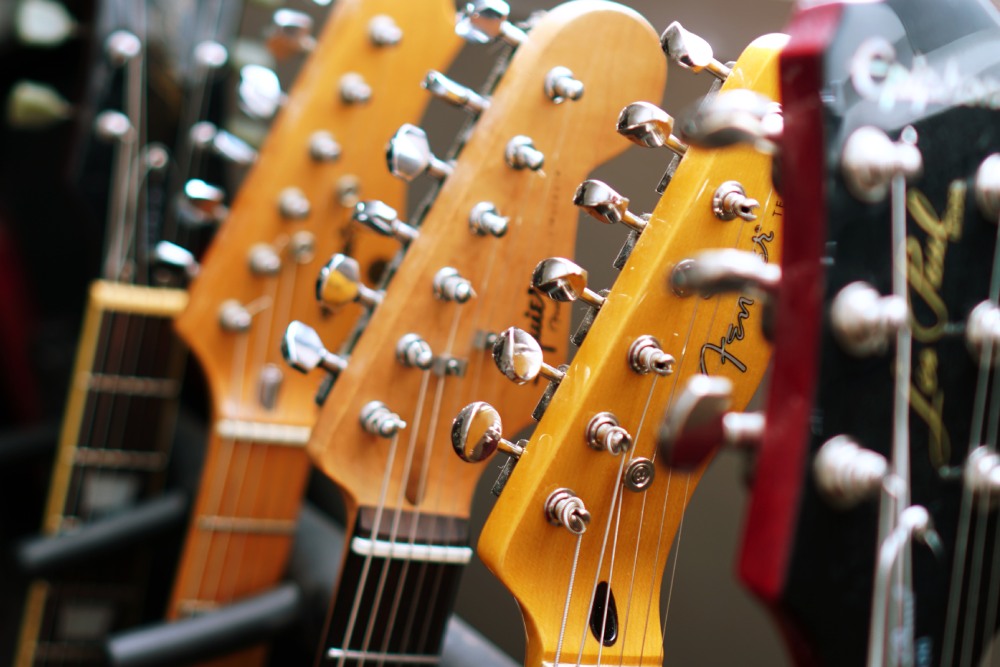 Hoe houtsoort klankleur beïnvloed van je gitaar